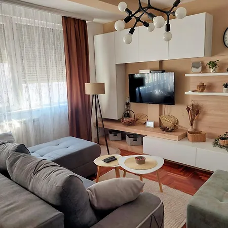 Апартаменты Stan Na Dan Sara - U Blizini Centra Grada *