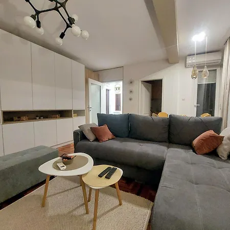 Апартаменты Stan Na Dan Sara - U Blizini Centra Grada *