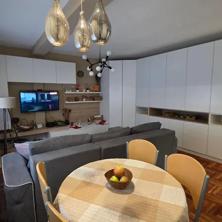 Stan Na Dan Sara - U Blizini Centra Grada