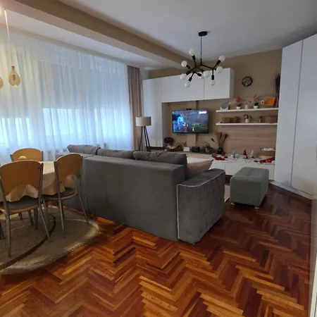 Stan Na Dan Sara - U Blizini Centra Grada Apartman *